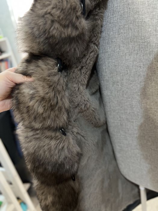 Продам парку женскую