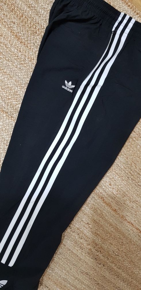 Pantaloni Adidas Original Dragasani OLX.ro