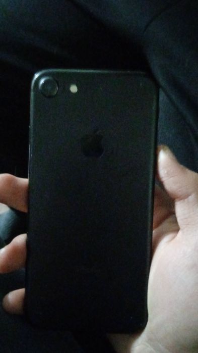 Продам айфон 7 идеал