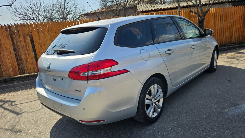 Peugeot 308 1.2 e-THP Active – 2016 – 110 CP – Benzină
