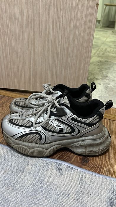 Кроссовки ботинки на 36