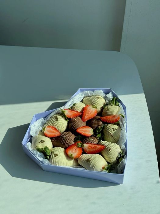 Клубника шоколаде