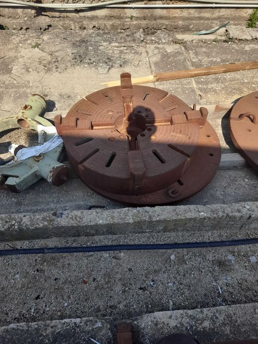 Планшайба ф800 за струг