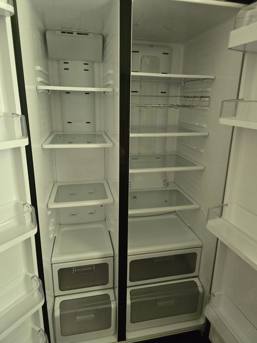 Холодильник    Samsung