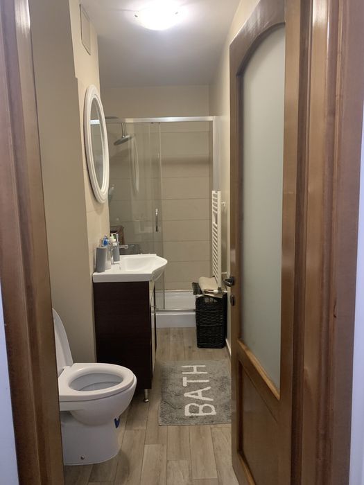 Proprietar vand apartament doua camere decomandate