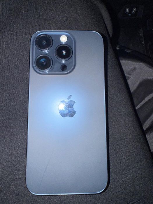 Продам iPhone 15 Pro
