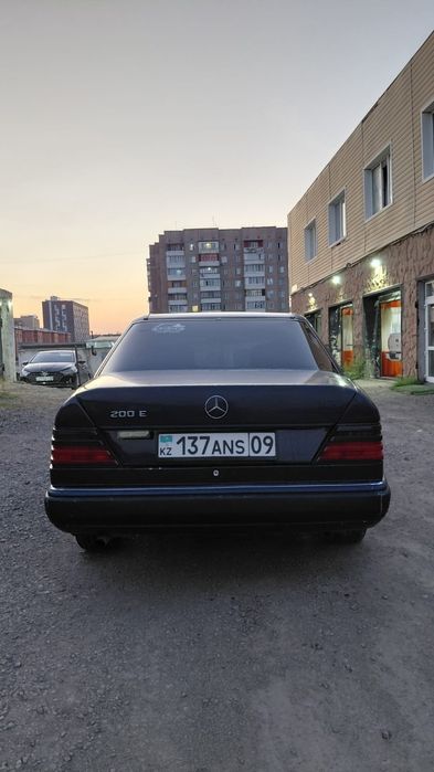 Мерседес 124 е200