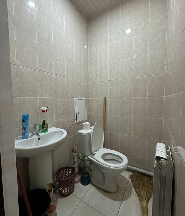 Mirzo Ulug'bek metro oldida