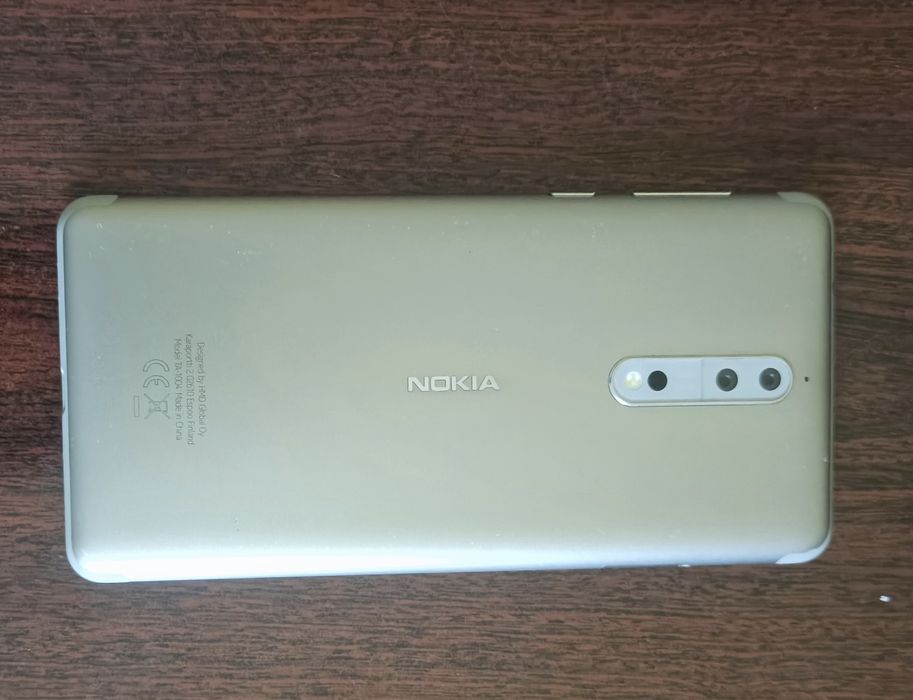 Телефон  Nokia 8
