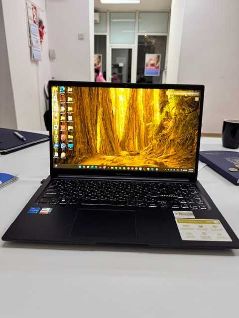 Лаптоп - Asus Vivbook 15