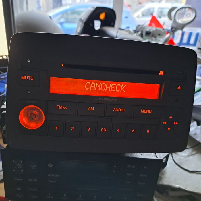 Оригинално радио Fiat.Punto.Croma. Fiorino.Qubo.Pan