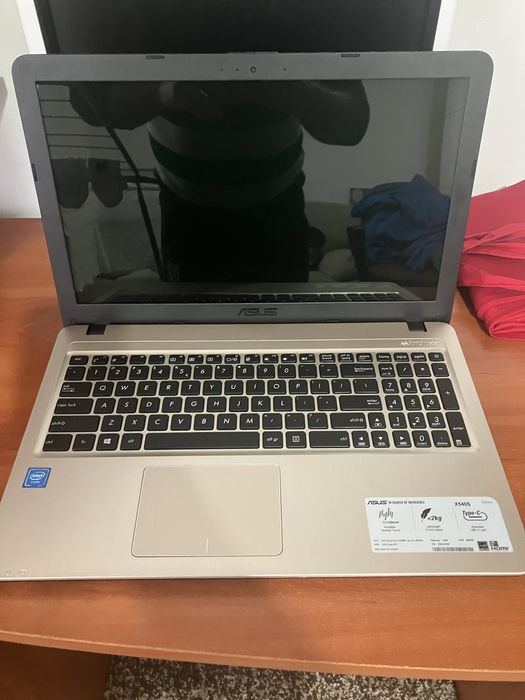 Vand urgent laptop asus X540S