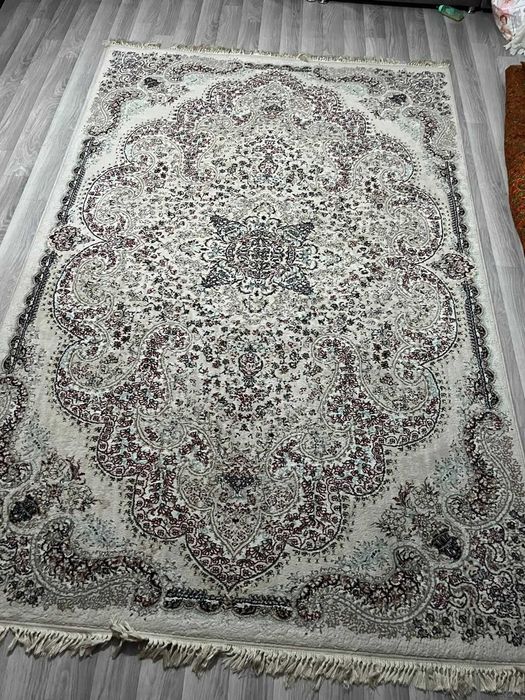 Продам ковер , размером 2 * 3