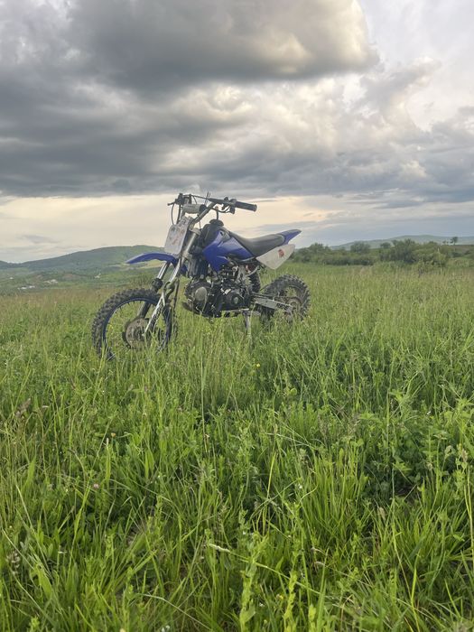 Vand cross de 125 in stare te funționare