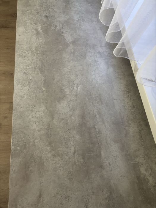 Стол со шкафом и тумбами