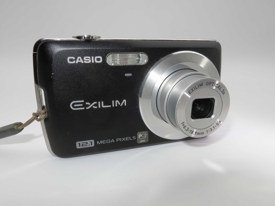 Casio EX Z35 ултра компактен цифров фотоапарат, дигитална камера, пълен комплект, в отлично състояние, работи перфектно