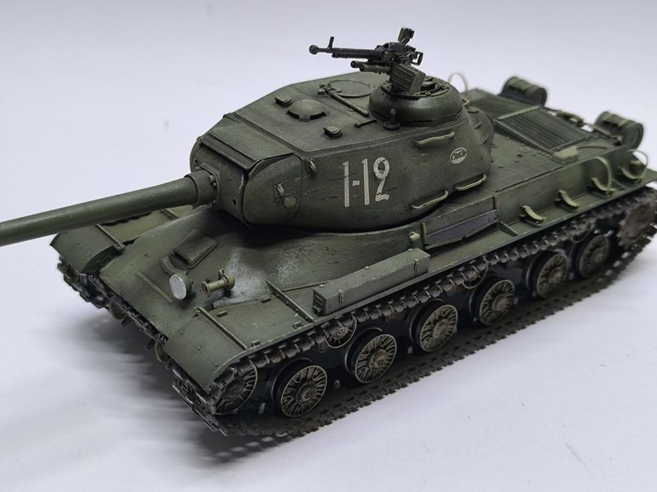 Продам готовую собранную модель ИС-2
