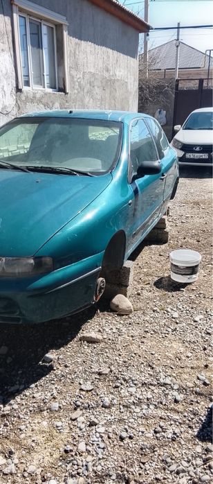 Машина Fiat Bravo