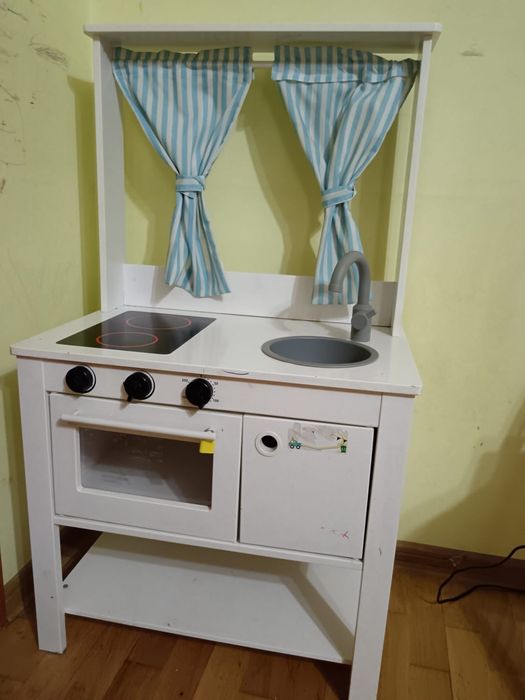 Bucatarie de lemn pentru copii