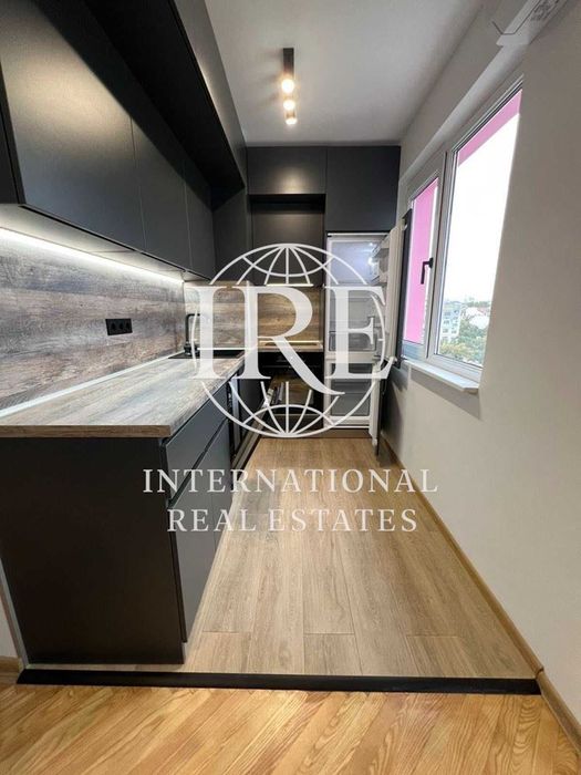 Продава се Тристаен апартамент в Варна, Левски - 90 кв.м за 2612 €/кв.м - Снимка #4