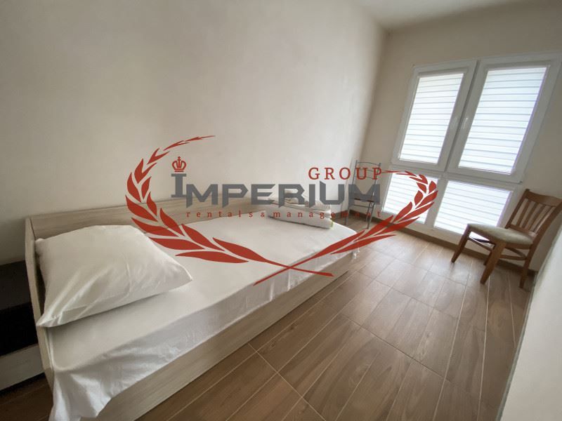 Тристаен обзаведен апартамент под наем в района на кв. Бриз, гр. Варн