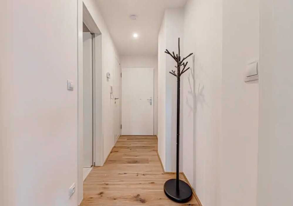 Дава се под наем Едностаен апартамент в Пловдив, Захарна фабрика - 39 кв.м за 168.3 € - Снимка #2