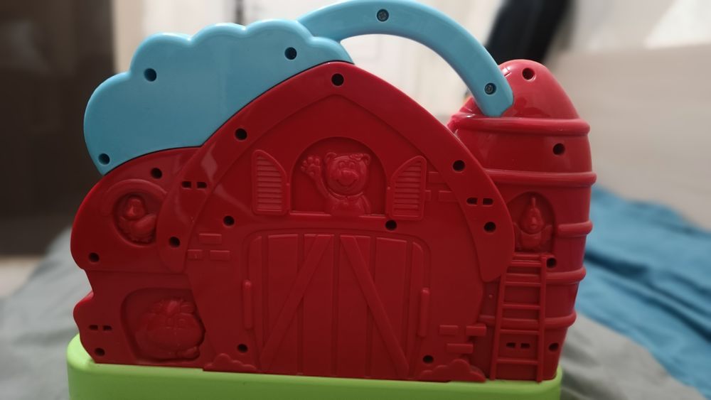 Развивающая интерактивная игрушка для малыша (со звуком)