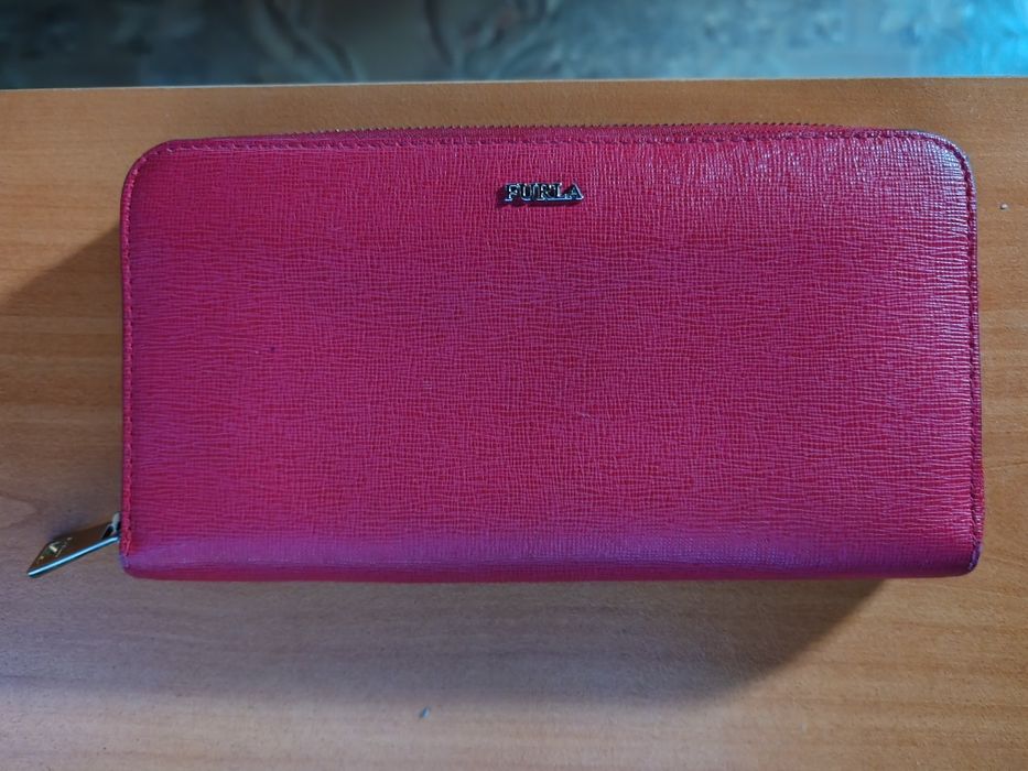 Дамски портфейл червеем Марков късметлииски