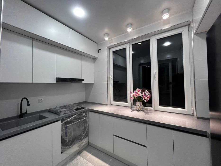 Сдается светлая 4-комн квартира на ЦУМ | Метро Космонавты | МВД