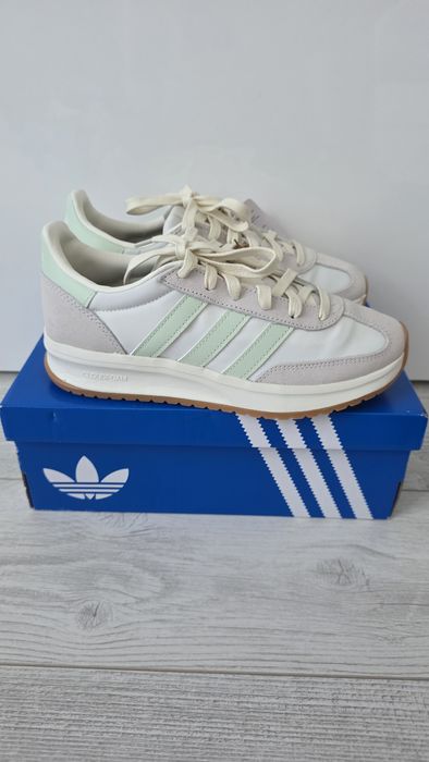 Adidas Run 70s 2.0 J Crem / Verde deschis – Mărimea 38 - Nou cu eticheta