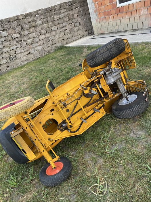 Tractoras tuns gazon , caroserie  MTD
