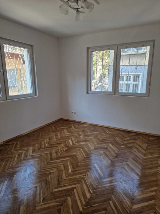 Дава се под наем Офис в Пловдив, Старият град - 100 кв.м за 1500 € - Снимка #3