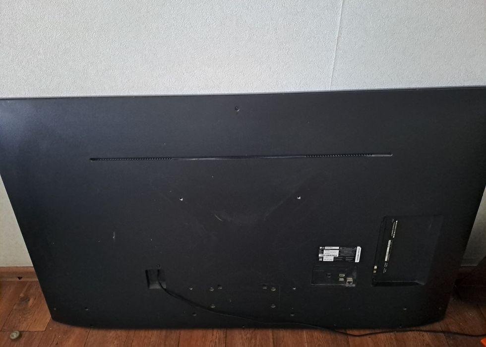 Телевизор LG 55UQ81009LC