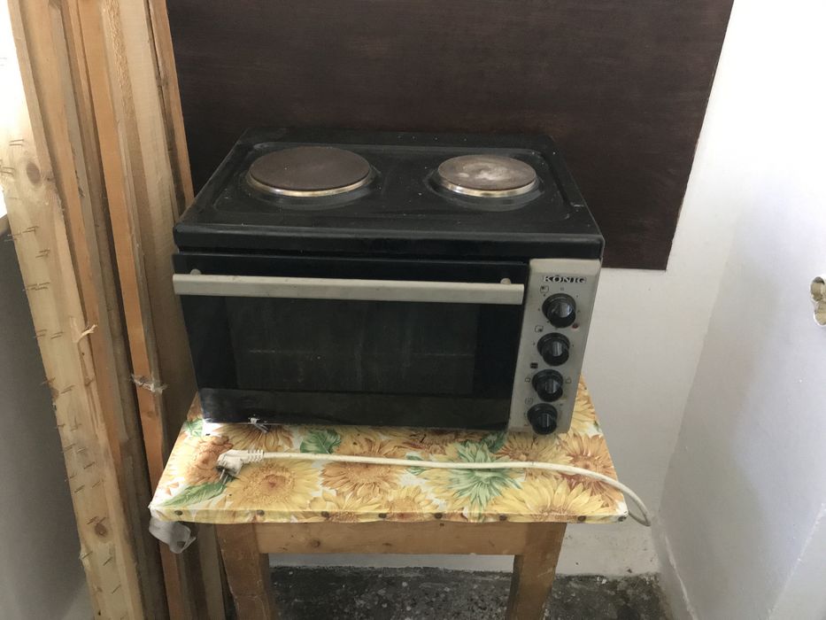 Печка    с    два    котлона  и   фурна на ток .