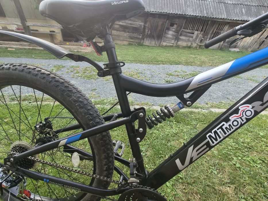 Bicicleta full suspension