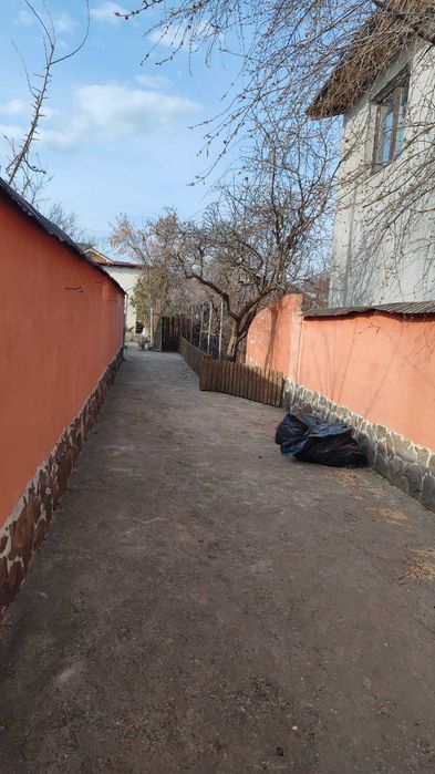 Casă solidă de vânzare în Tecuci 6 camere, 720 mp teren, central