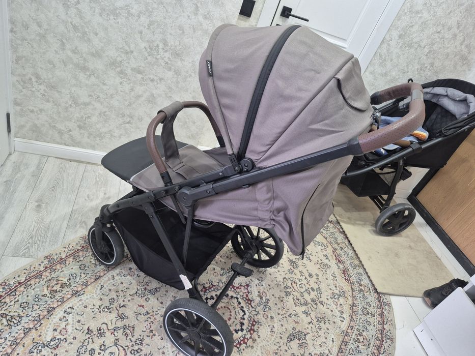 Коляска прогулочная