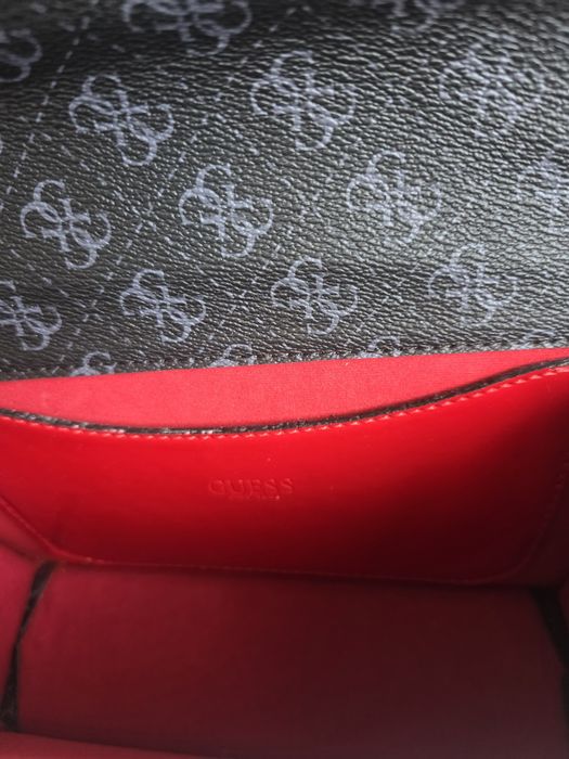 Данска чанта Guess