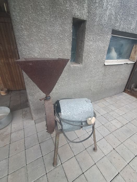 Продам дробилка для зерна
