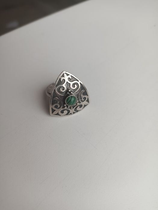 Продам серебряное кольцо