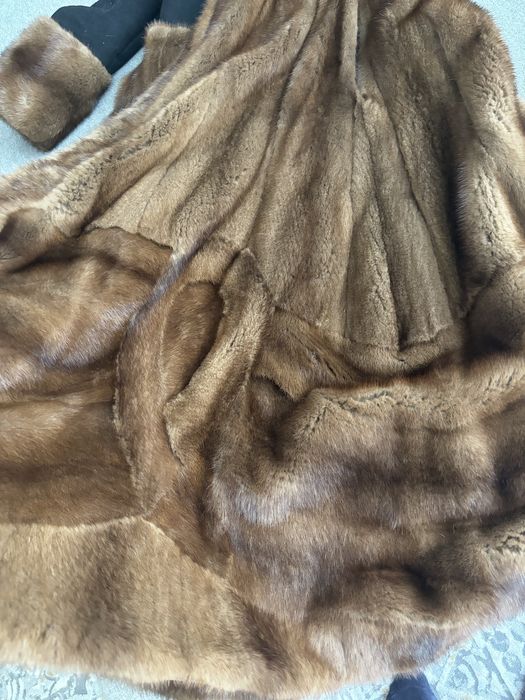 Продам норковую шубу