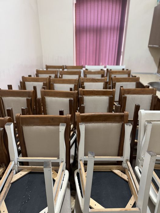 Стул сотилади яхши холатда