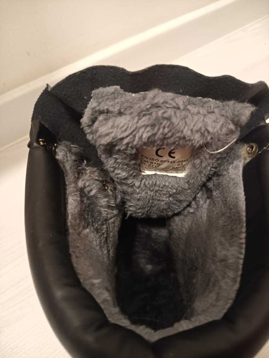 Bocanci de protecție îmblăniți pentru muncă, mărimea 43!