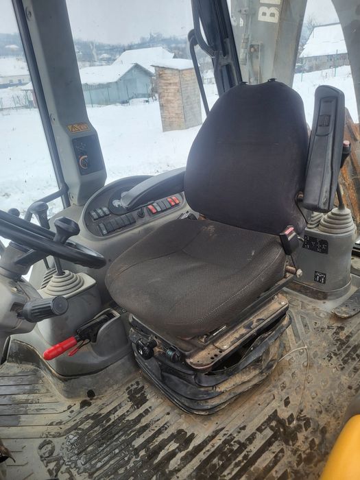 Vând buldoexcavator VOLVO