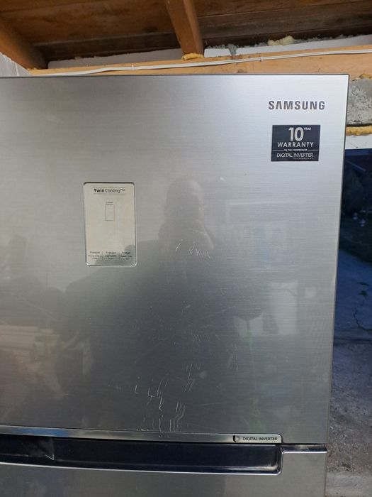 Хладилник самсунг