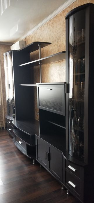 Стенка в гостиную. Горка. Шкаф.