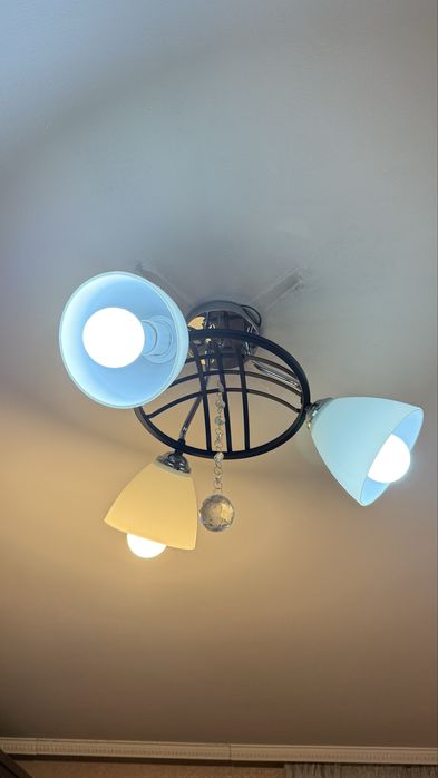 Люстры б/у в нормальном состоянии