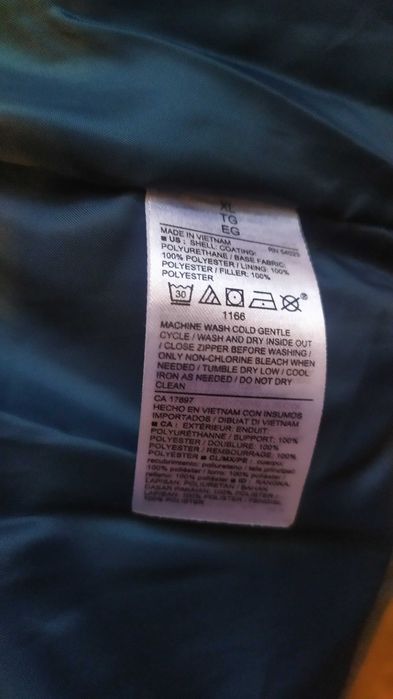 Продам куртку зимнюю большого размера с капюшоном