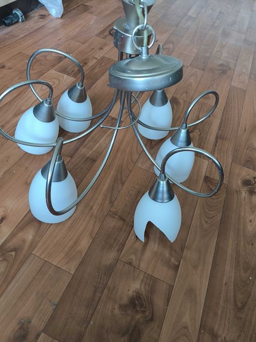 Продам Люстру металлическую