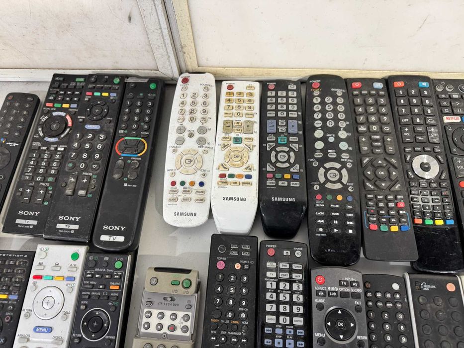 Дистанционно / ни управления (всякакви)